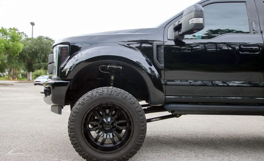 2017 Ford F-250 Super Duty Platinum Crew Cab Power Stroke