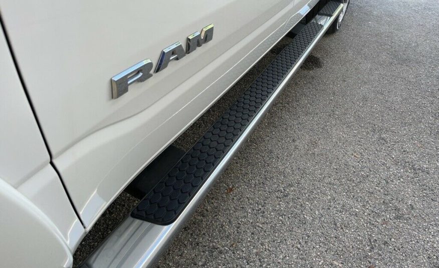 2021 Ram 1500 Laramie 17699 Miles Bright White Clearcoat 4D Crew Cab HEMI 5.7L V