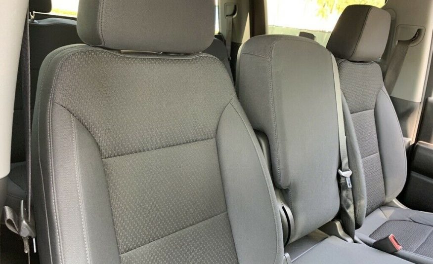 2020 Chevrolet Silverado 1500 Custom 49608 Miles Silver Ice Metallic 4D Crew Cab