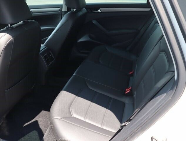 2014 Volkswagen Passat SE wSnrfNav