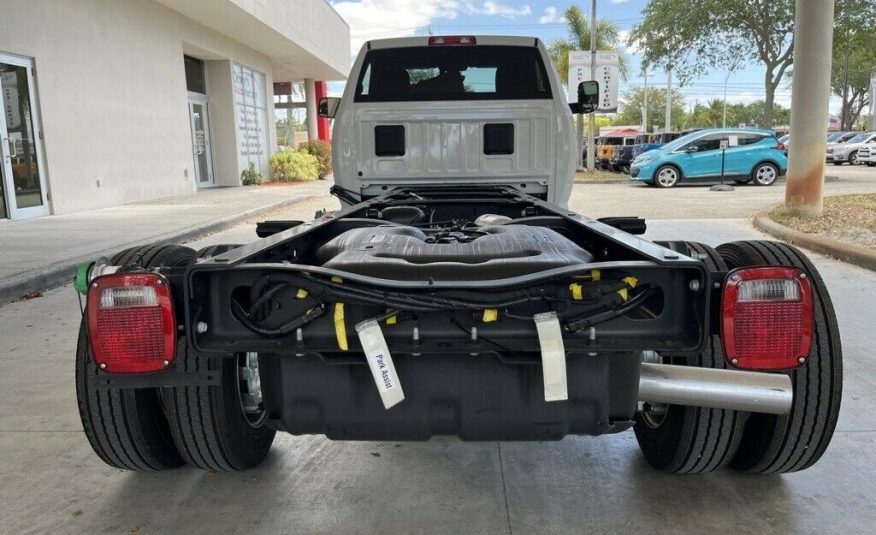 2022 Ram 5500HD Tradesman 716 Miles Cummins 6.7L I6 Turbodiesel Aisin 6-Speed