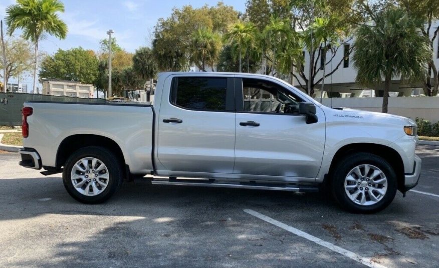 2020 Chevrolet Silverado 1500 Custom 49608 Miles Silver Ice Metallic 4D Crew Cab