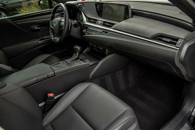 2019 Lexus ES 350 With Navigation