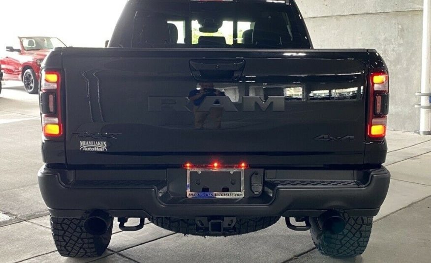 2022 Ram 1500 TRX 1039 Miles Diamond Black Crystal Pearlcoat 4D Crew Cab 6.2L Su