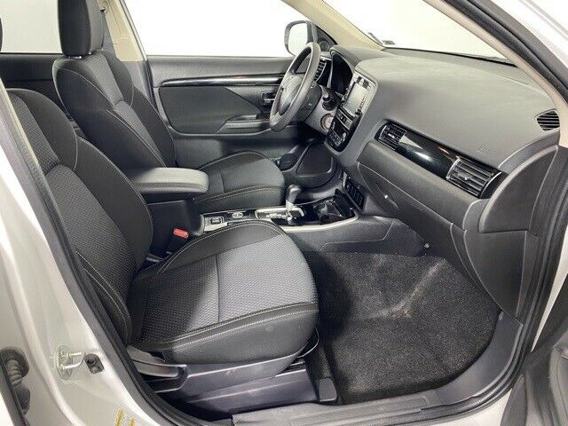 2019 Mitsubishi Outlander ES