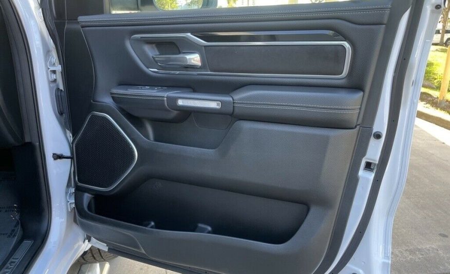 2021 Ram 1500 Laramie 17699 Miles Bright White Clearcoat 4D Crew Cab HEMI 5.7L V