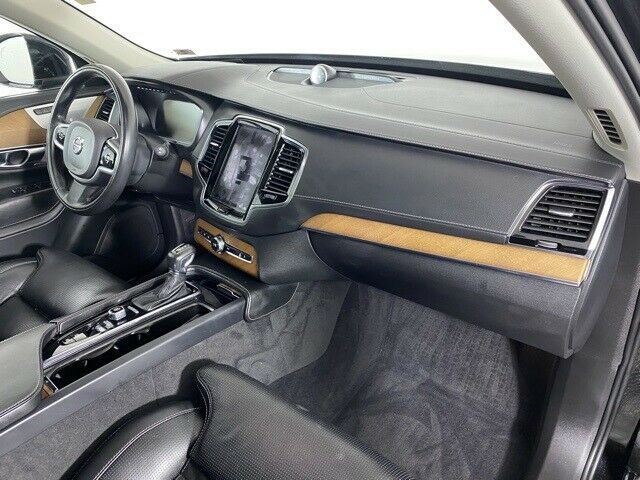 2018 Volvo XC90 T6 Inscription
