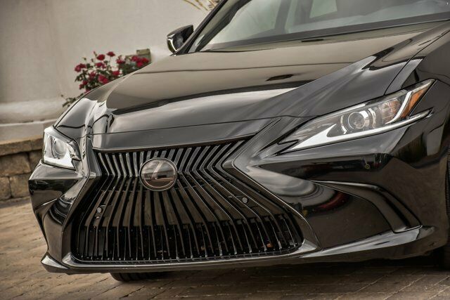 2019 Lexus ES 350 With Navigation