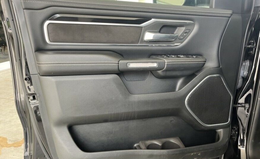 2021 Ram 1500 Laramie 16448 Miles Diamond Black Crystal Pearlcoat 4D Crew Cab HE
