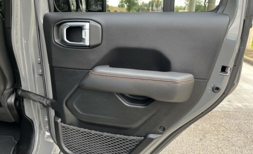 2021 Jeep Gladiator Mojave 11358 Miles Sting-Gray Clearcoat 4D Crew Cab 3.6L V6