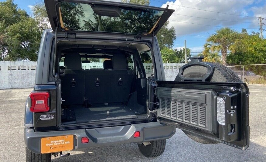 2018 Jeep Wrangler Unlimited Sahara 11445 Miles Black Clearcoat 4D Sport Utility