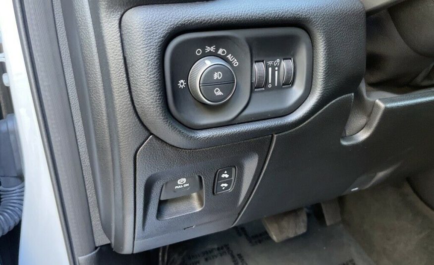 2021 Ram 1500 Laramie 17699 Miles Bright White Clearcoat 4D Crew Cab HEMI 5.7L V