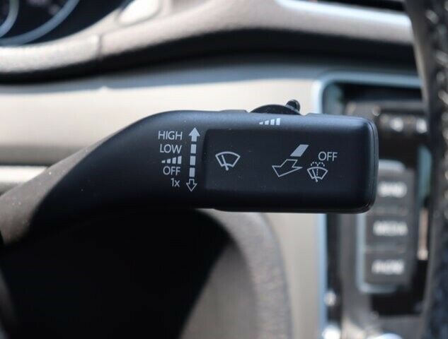 2014 Volkswagen Passat SE wSnrfNav