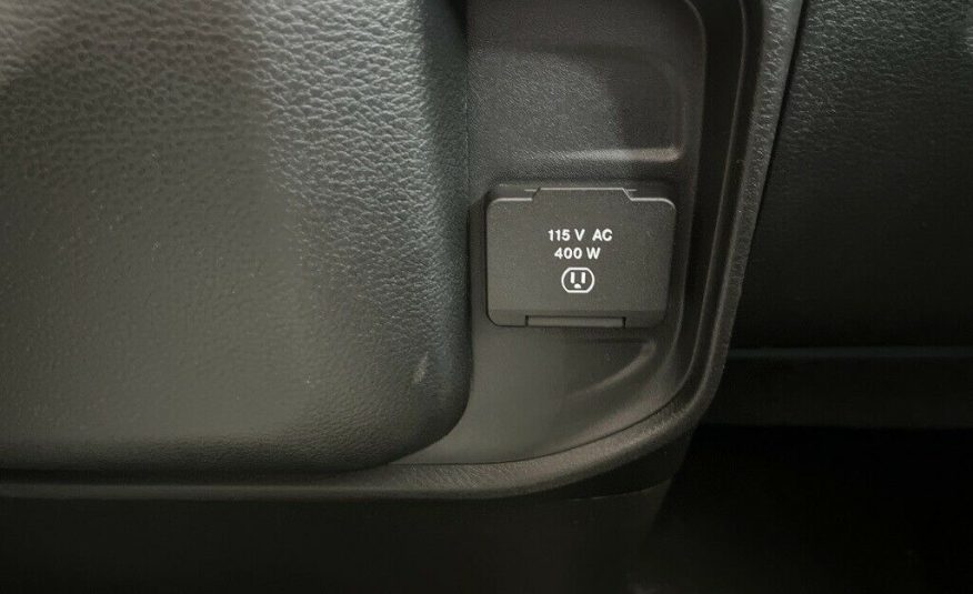 2022 Ram 5500HD Tradesman 716 Miles Cummins 6.7L I6 Turbodiesel Aisin 6-Speed