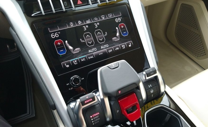 2020 Lamborghini Urus 4DR AWD