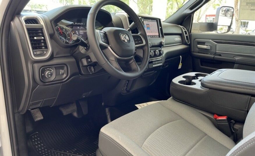 2022 Ram 5500HD Tradesman 716 Miles Cummins 6.7L I6 Turbodiesel Aisin 6-Speed