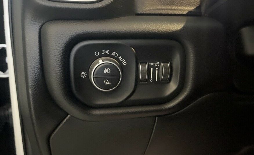 2021 Ram 2500 Laramie 6129 Miles Bright White Clearcoat 4D Crew Cab Cummins 6.7L