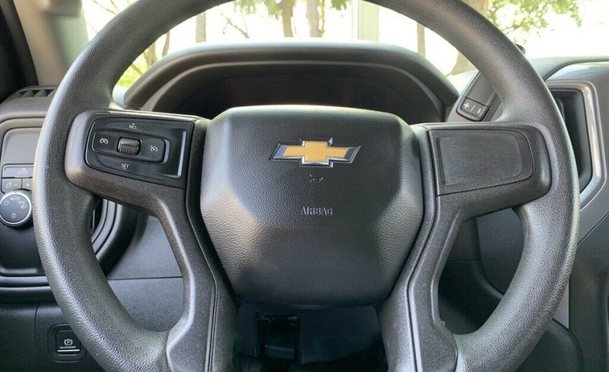 2020 Chevrolet Silverado 1500 Custom 49608 Miles Silver Ice Metallic 4D Crew Cab