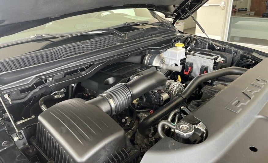 2021 Ram 1500 Laramie 16448 Miles Diamond Black Crystal Pearlcoat 4D Crew Cab HE
