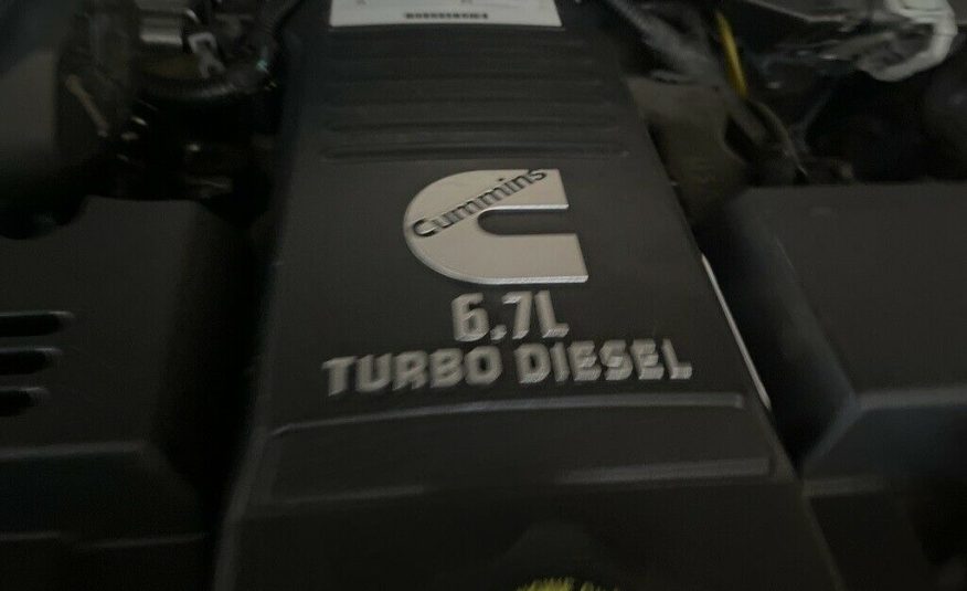 2021 Ram 2500 Laramie 6129 Miles Bright White Clearcoat 4D Crew Cab Cummins 6.7L