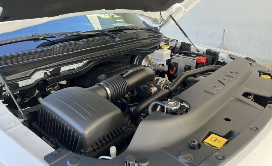2021 Ram 1500 Laramie 17699 Miles Bright White Clearcoat 4D Crew Cab HEMI 5.7L V