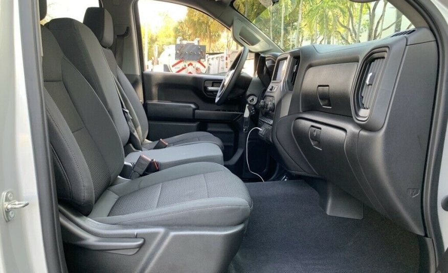 2020 Chevrolet Silverado 1500 Custom 49608 Miles Silver Ice Metallic 4D Crew Cab