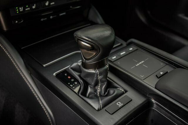 2019 Lexus ES 350 With Navigation