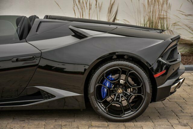 2018 Lamborghini Huracan LP 580-2 Spyder With Navigation