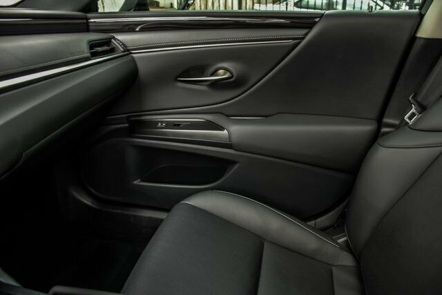 2019 Lexus ES 350 With Navigation