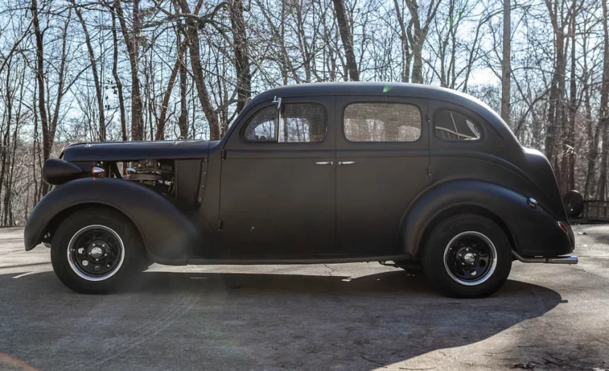 1937 PLY MOUTH DELUXE