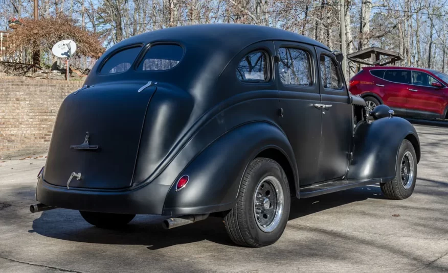 1937 PLY MOUTH DELUXE