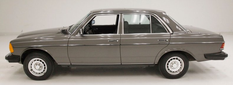 1983 Mercedes-Benz 300D Sedan