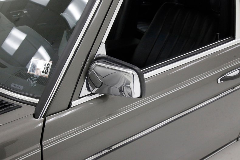 1983 Mercedes-Benz 300D Sedan