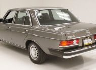1983 Mercedes-Benz 300D Sedan