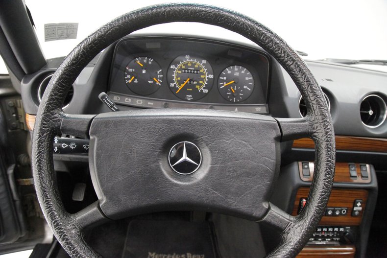 1983 Mercedes-Benz 300D Sedan