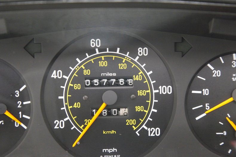 1983 Mercedes-Benz 300D Sedan