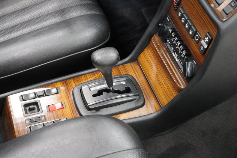 1983 Mercedes-Benz 300D Sedan