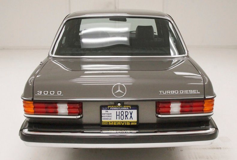 1983 Mercedes-Benz 300D Sedan