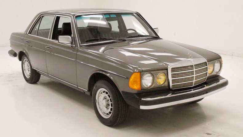 1983 Mercedes-Benz 300D Sedan