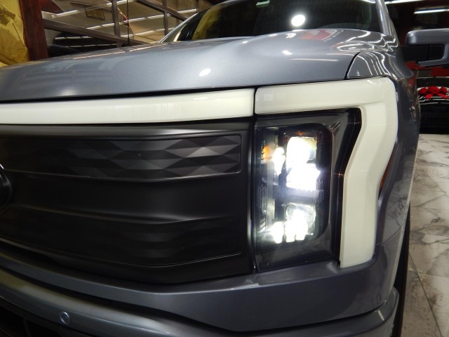 2022 Ford F-150 Lightning XLT 4WD