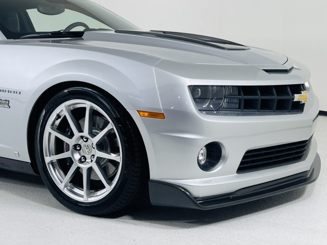 2010 Chevrolet Camaro SS 2dr Coupe w/2SS