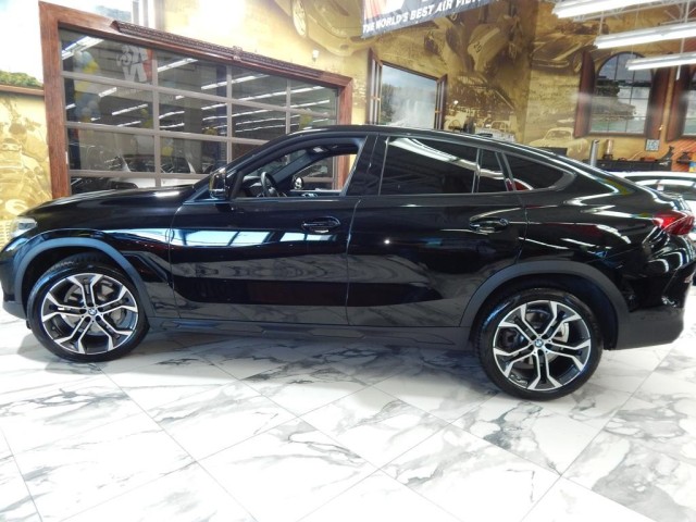 2021 BMW X6 xDrive40i AWD