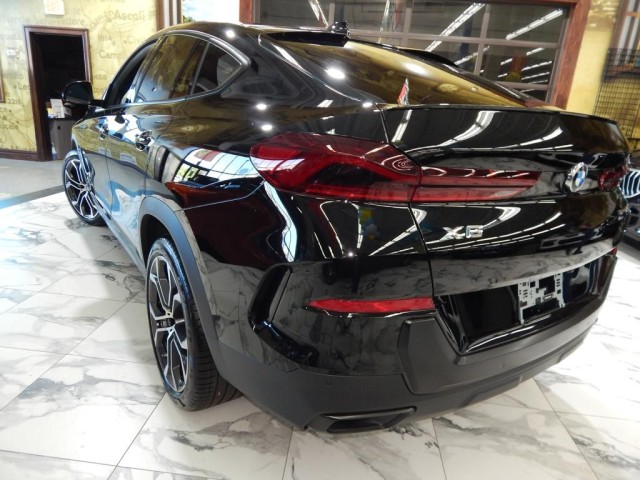 2021 BMW X6 xDrive40i AWD