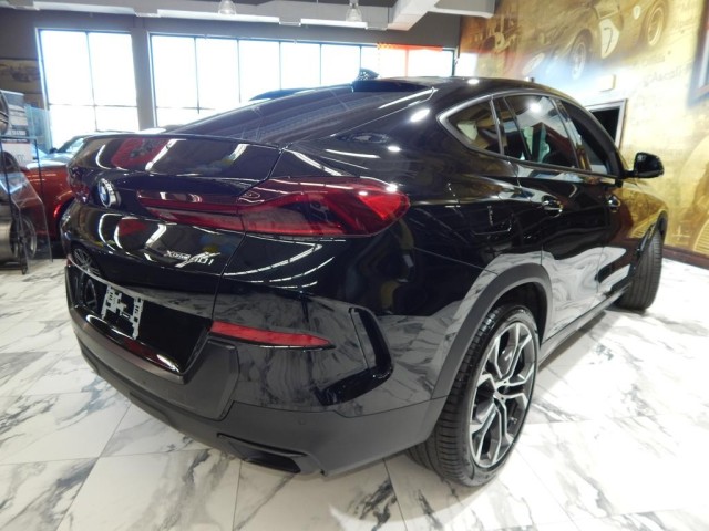 2021 BMW X6 xDrive40i AWD