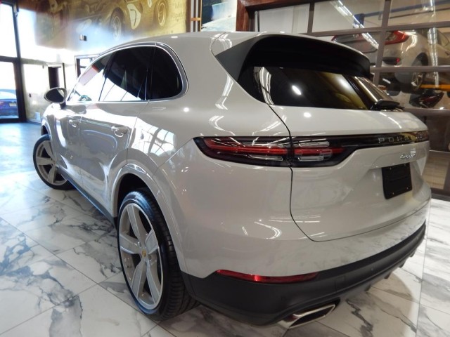 2022 Porsche Cayenne AWD