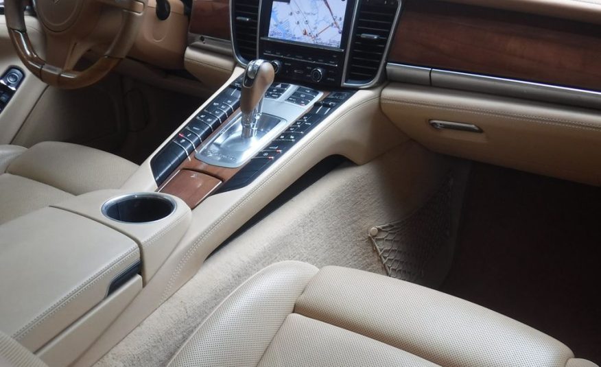 2011 Porsche Panamera 4dr Hatchback