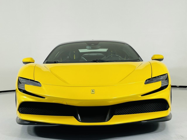 2022 Ferrari SF90 Stradale Highly optioned / Tons of Carbon Fibre