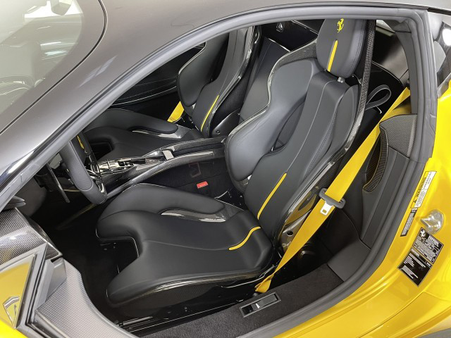 2022 Ferrari SF90 Stradale Highly optioned / Tons of Carbon Fibre