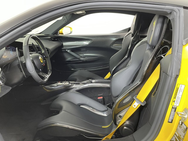 2022 Ferrari SF90 Stradale Highly optioned / Tons of Carbon Fibre