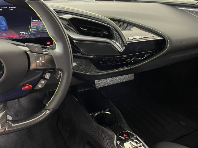 2022 Ferrari SF90 Stradale Highly optioned / Tons of Carbon Fibre